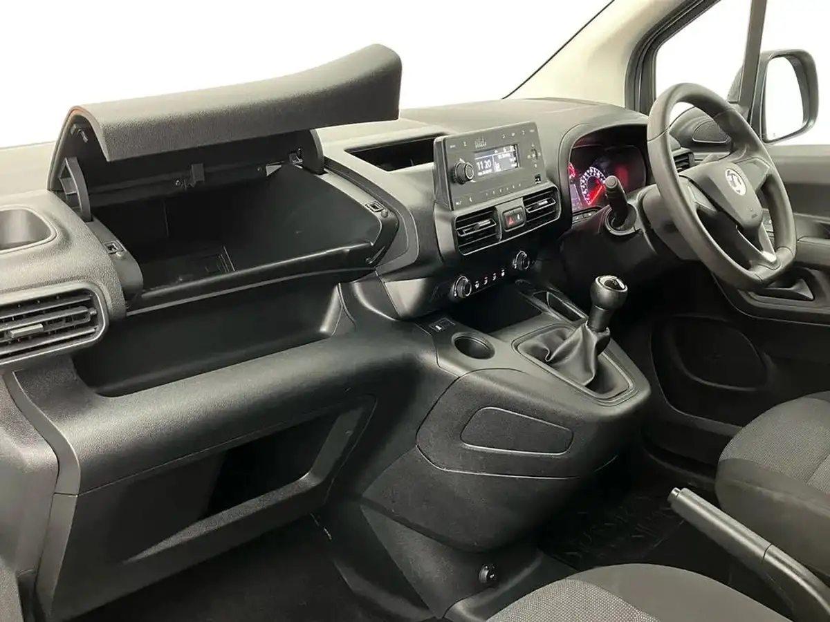 2021-vauxhall-combo-15cdti-edition-2300-100pseu6dt-l2h1-panel-big-9