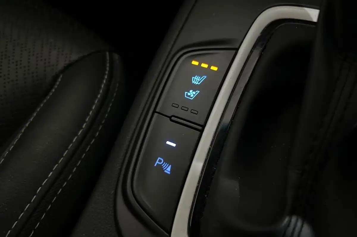 2020-hyundai-kona-16-gdi-premium-se-big-22