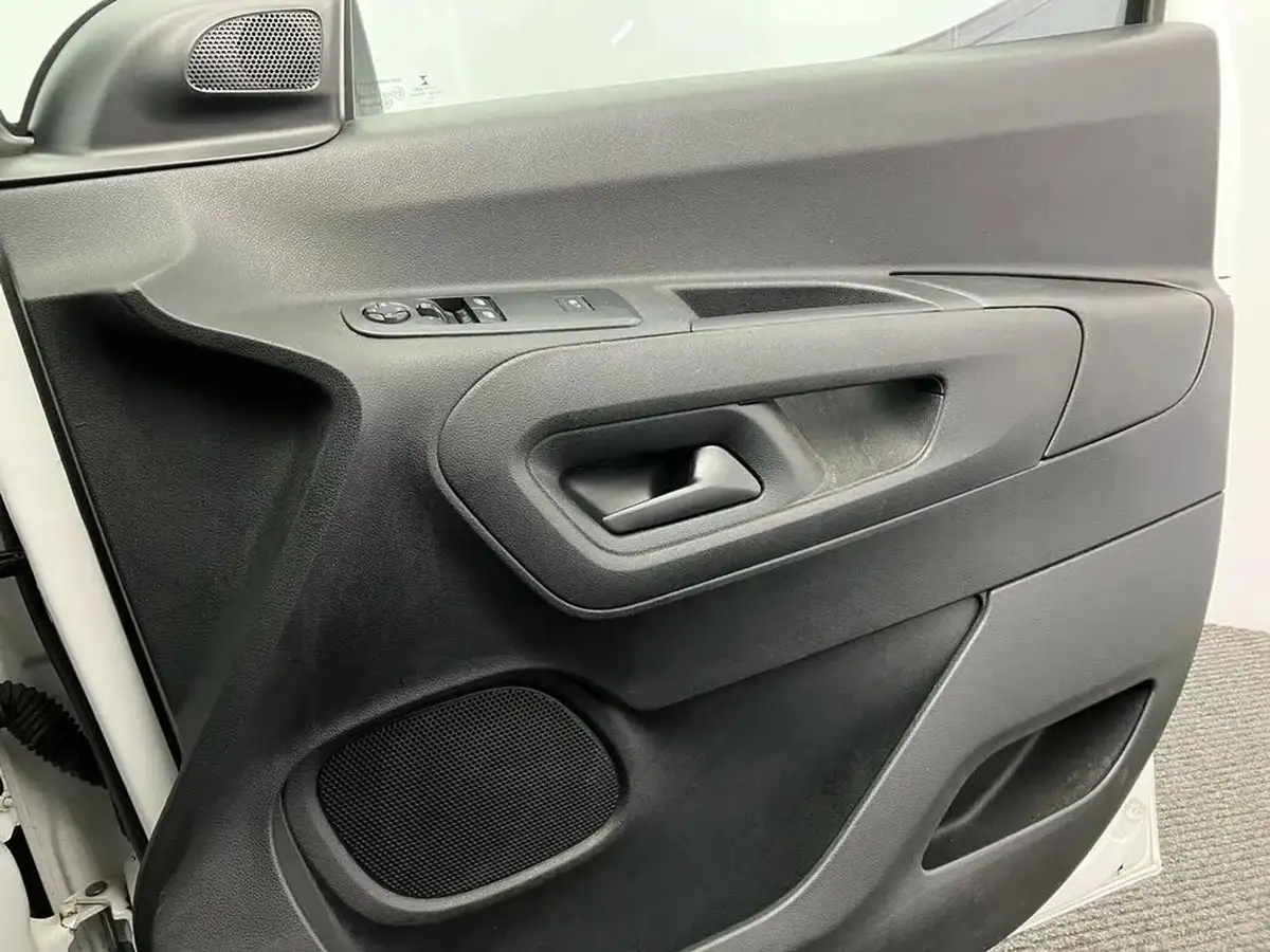 2021-vauxhall-combo-15cdti-edition-2300-100pseu6dt-l2h1-panel-big-33