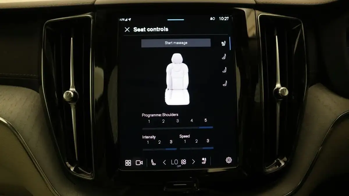 2024-volvo-xc60-20-t8-ultimate-dark-big-38