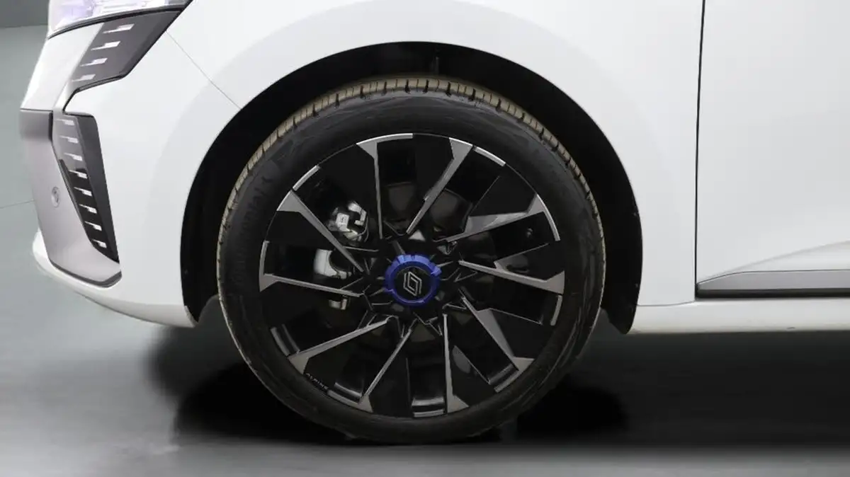 2024-renault-clio-16-esprit-alpine-big-18