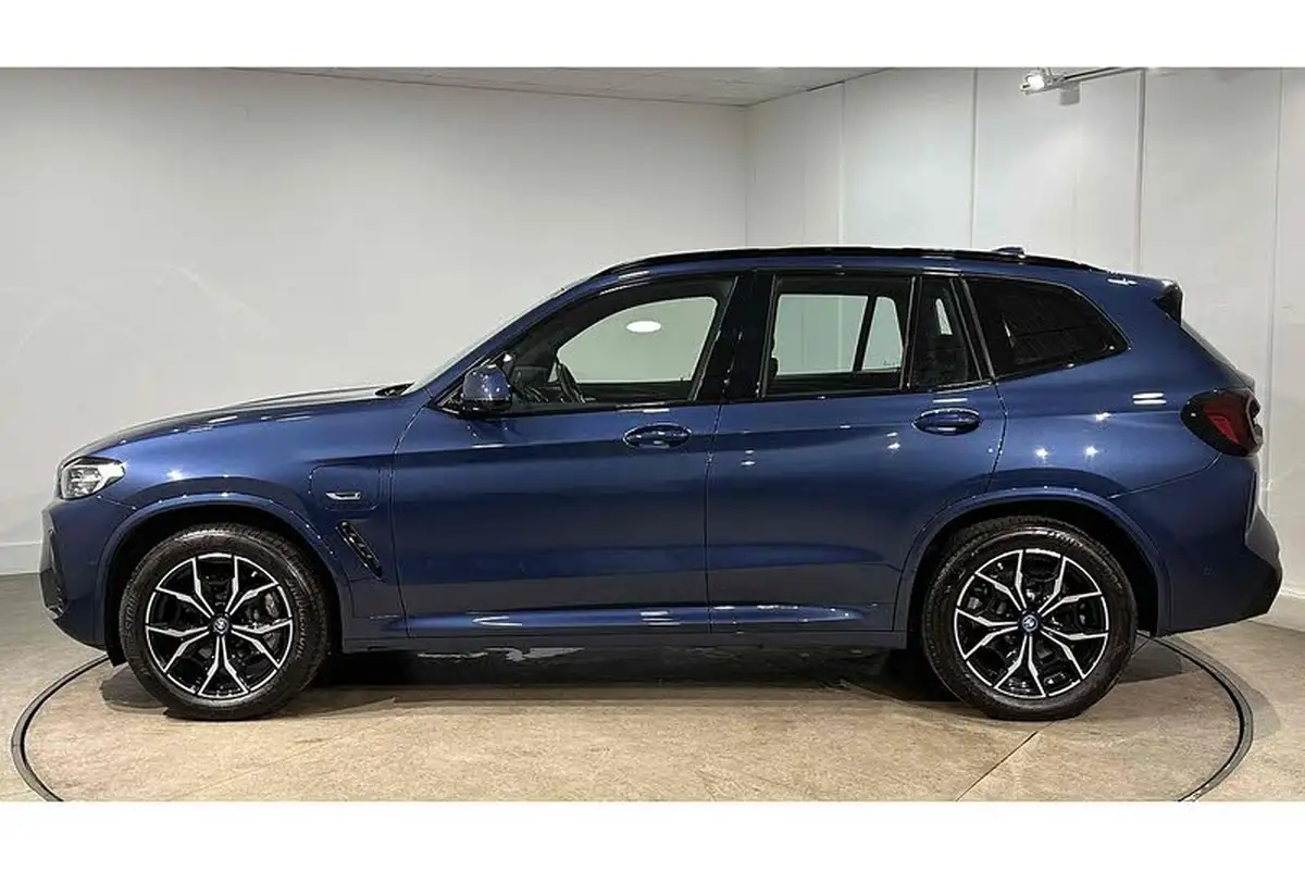 2022-bmw-x3-20-xdrive-30e-m-sport-big-6