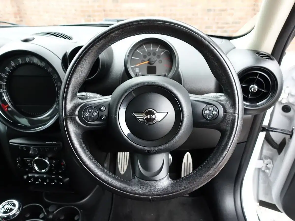 2015-mini-paceman-16-cooper-s-184bhp-chili-big-26