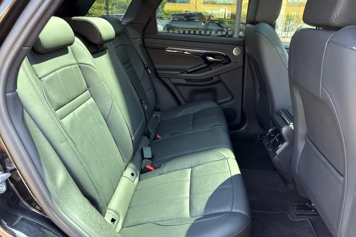 2022-land-rover-range-rover-evoque-20-d200-r-dynamic-hse-big-32