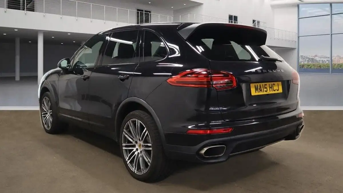 2015-porsche-cayenne-30td-big-5