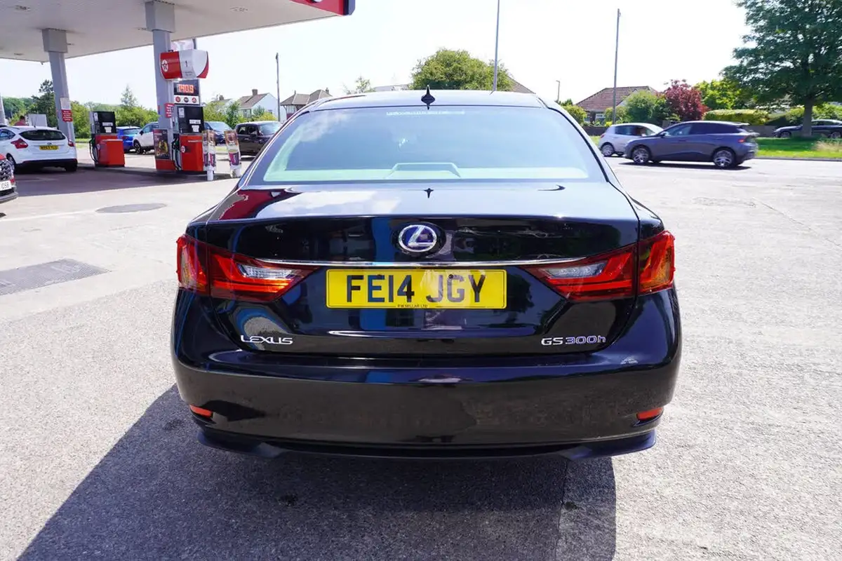 2014-lexus-gs-300h-25-premier-big-19