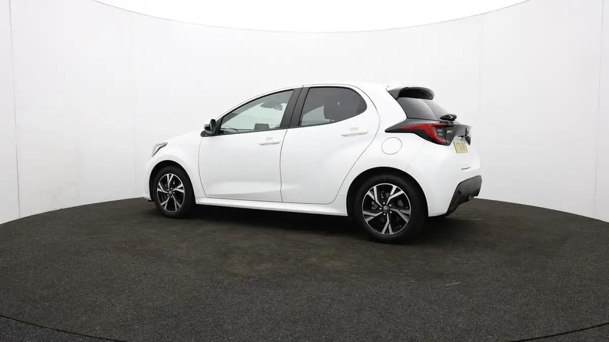 2024-toyota-yaris-15-vvt-i-design-big-75