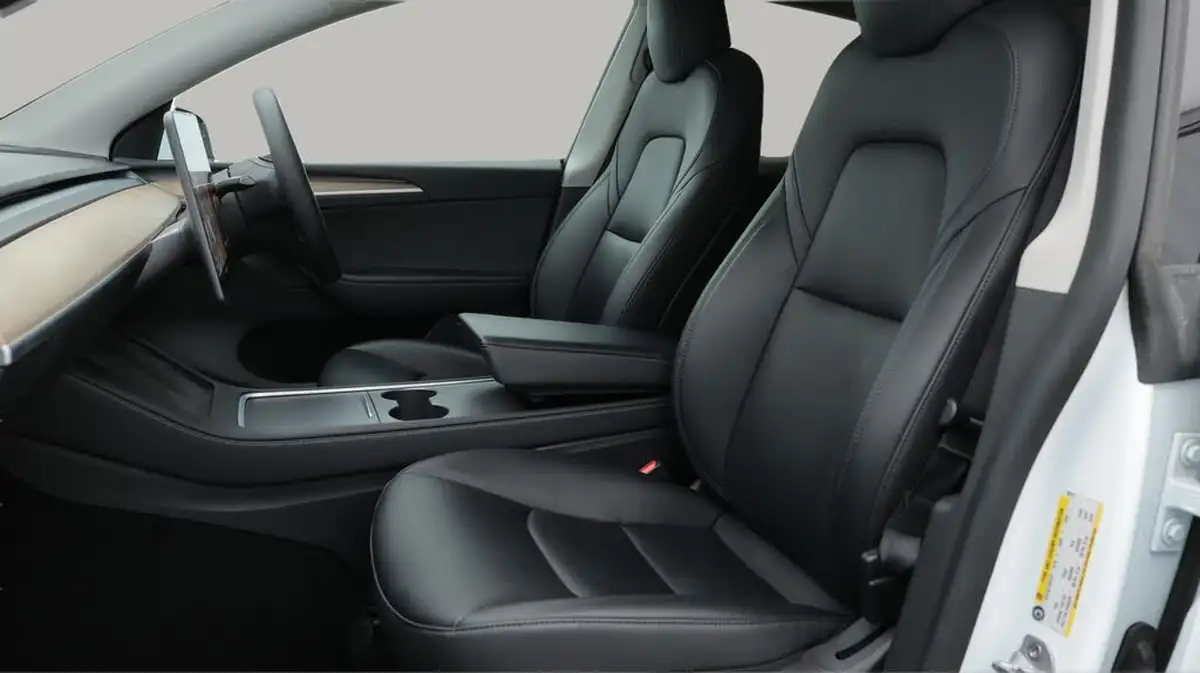 2022-tesla-model-y-e-long-range-big-14
