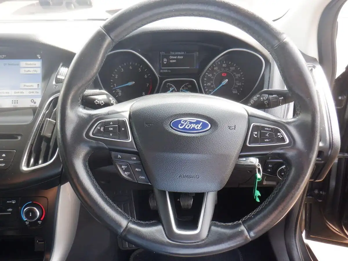 2017-ford-focus-10t-zetec-edition-100ps-hatchback-big-8