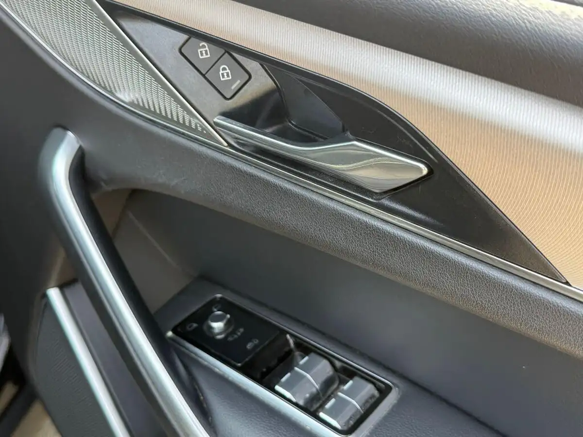 2022-jaguar-f-pace-20-p400e-r-dynamic-s-big-23