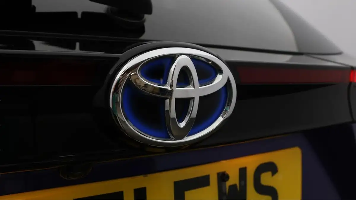 2022-toyota-yaris-cross-15-vvt-i-dynamic-big-32