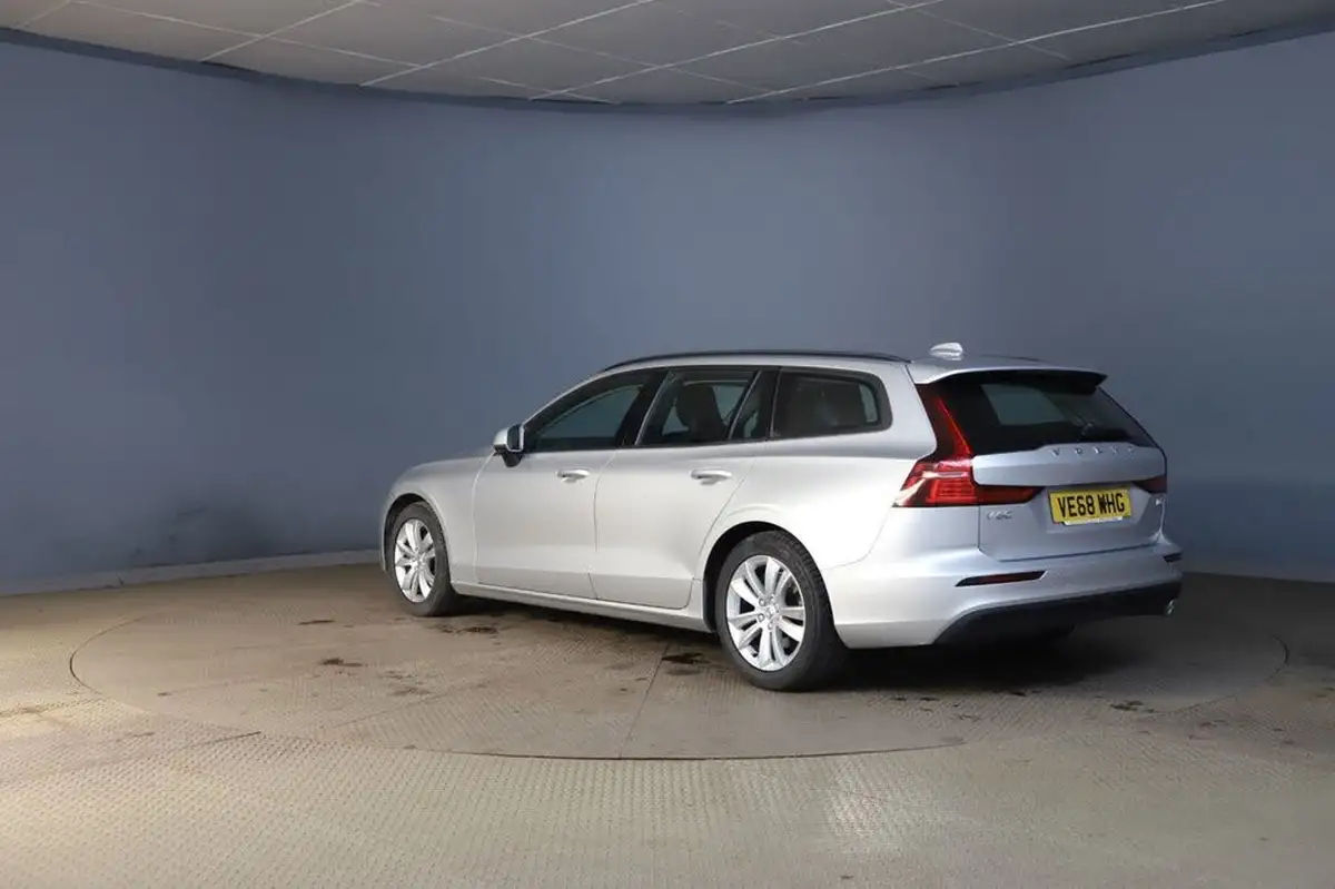 2018-volvo-v60-20td-d3-momentum-big-7