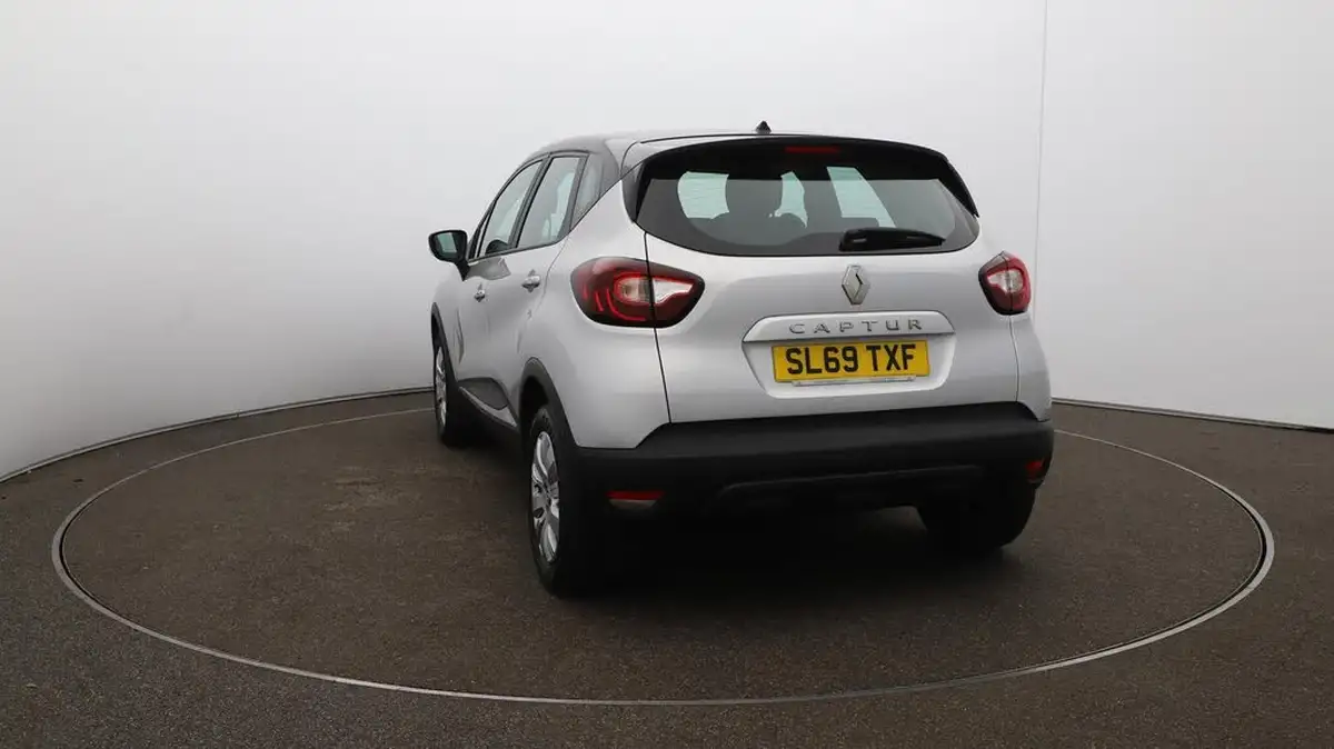 2020-renault-captur-09-tce-play-big-57