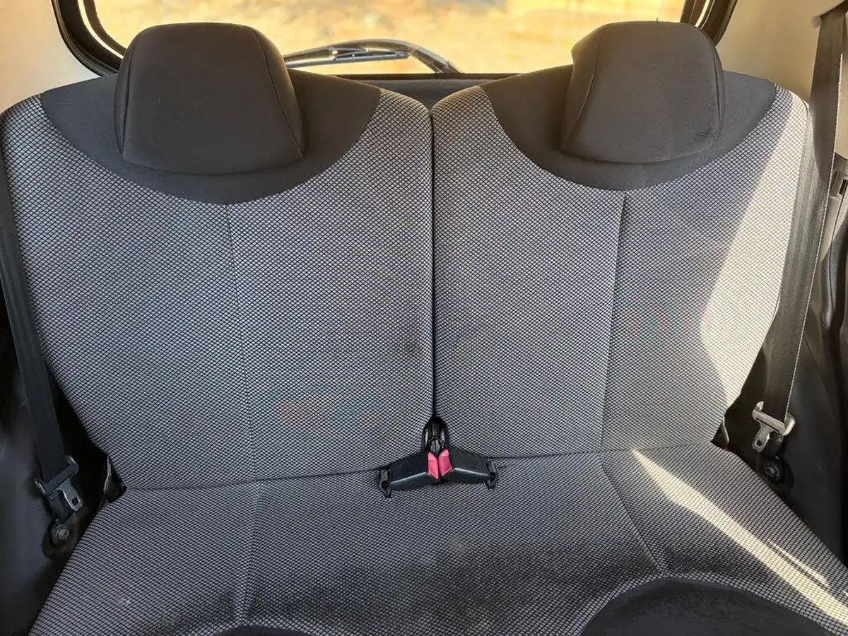 2014-toyota-aygo-10-move-5d-big-32