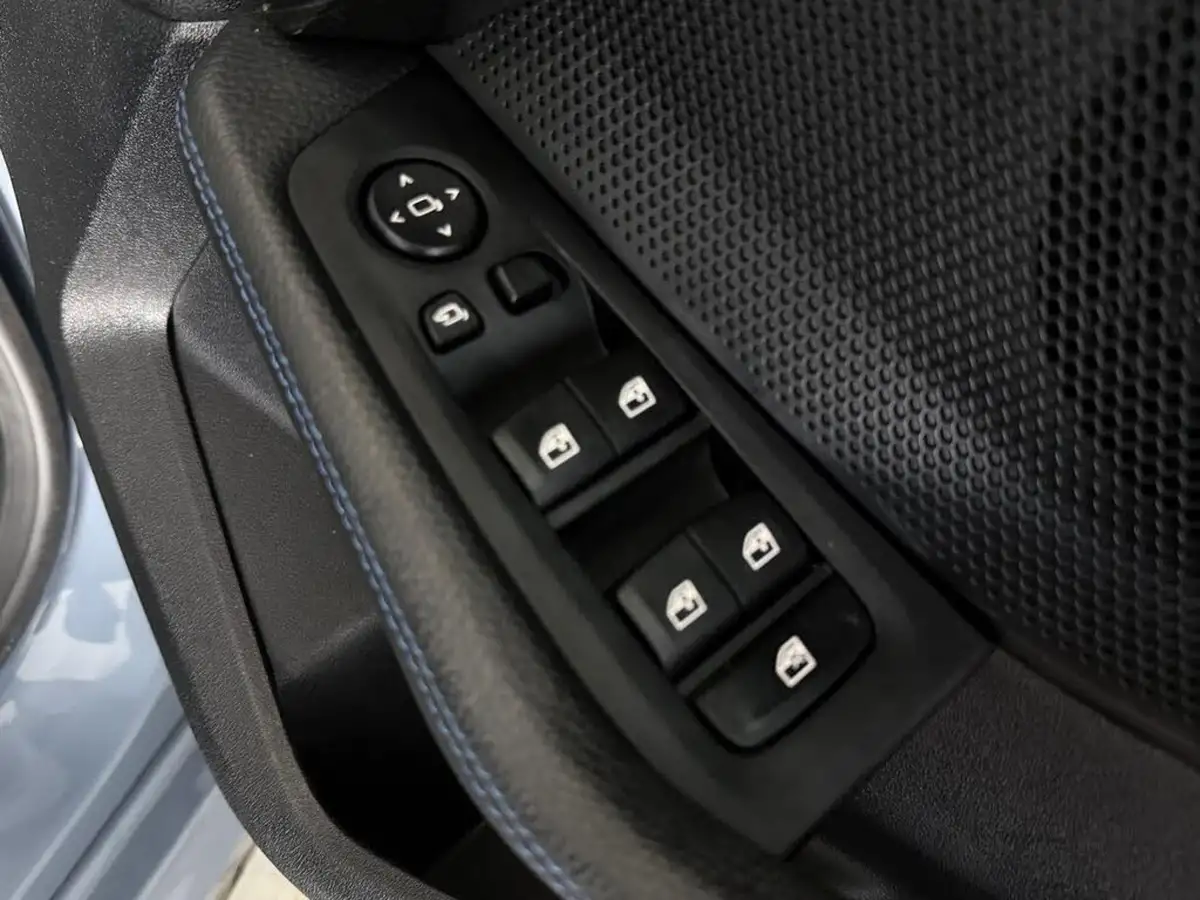 2022-bmw-2-series-15-218i-sport-lcp-coupe-4d-dct-big-30