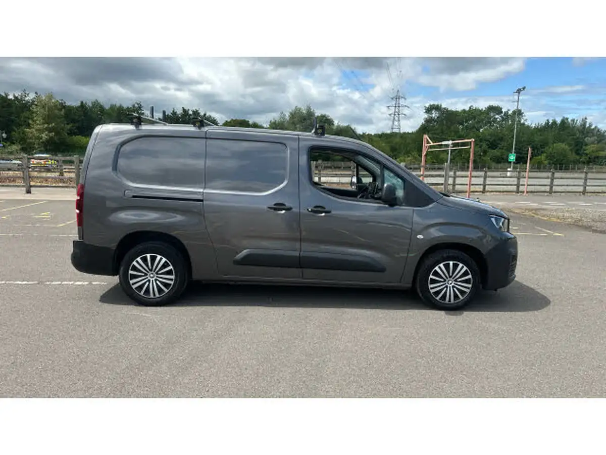 2019-peugeot-partner-16bluehdi-950-professional-big-8