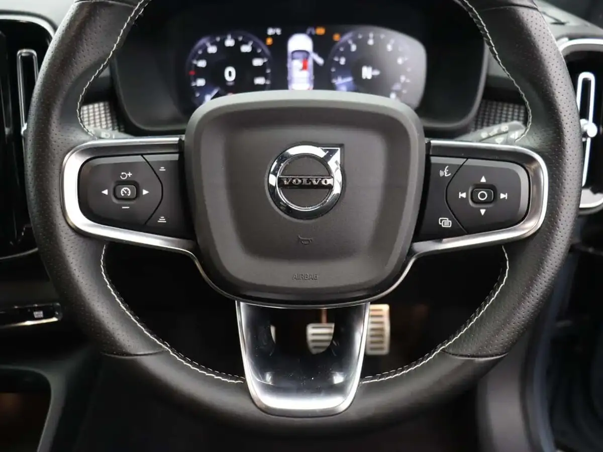 2020-volvo-xc40-15-t3-r-design-pro-big-38