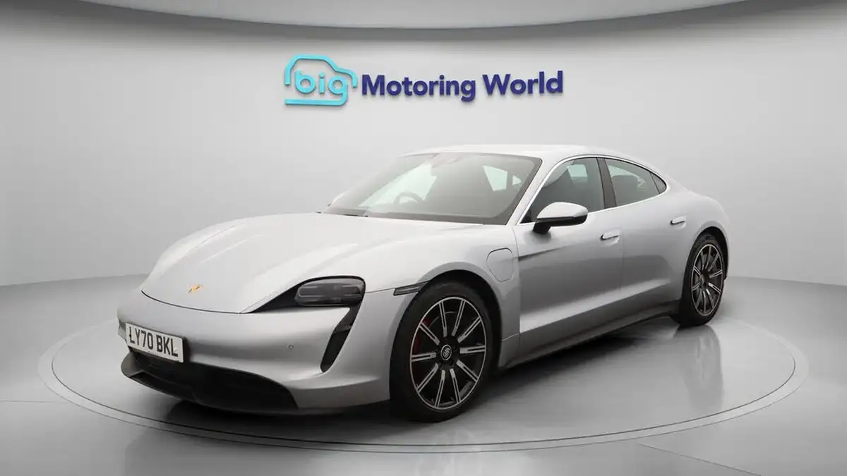 2020-porsche-taycan-e-4s-530ps-big-3