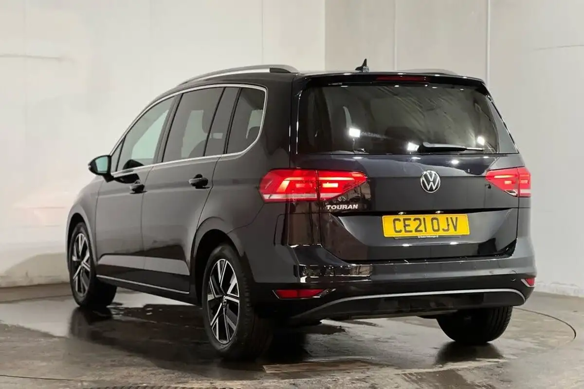 2021-volkswagen-touran-15-tsi-sel-big-22