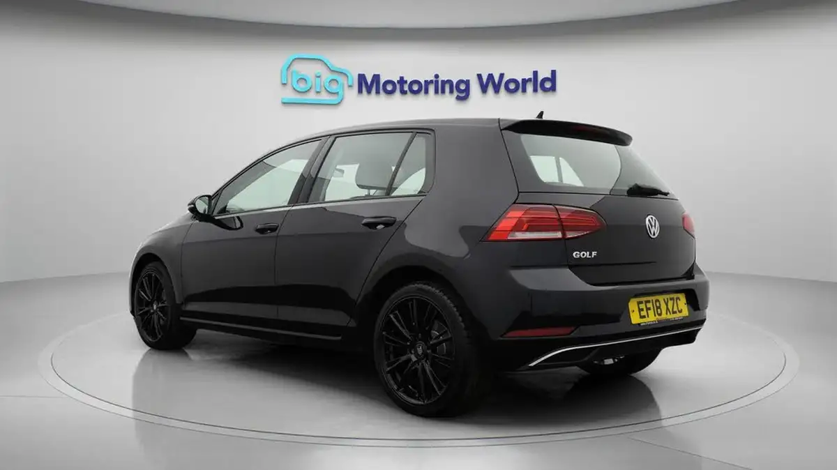 2018-volkswagen-golf-10-tsi-se-nav-110ps-ss-hatchback-5d-dsg-big-5
