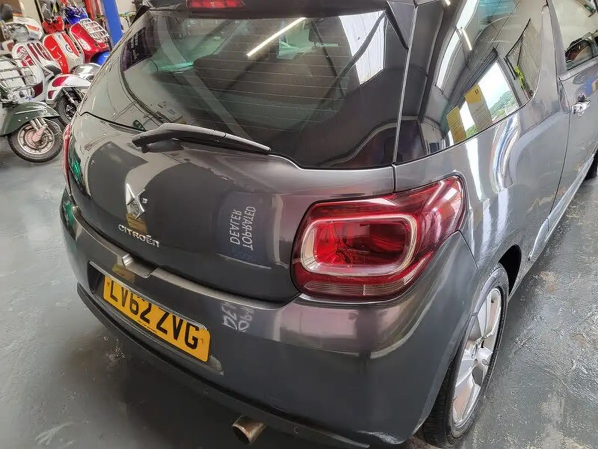 2013-citroen-ds3-16-dstyle-big-12