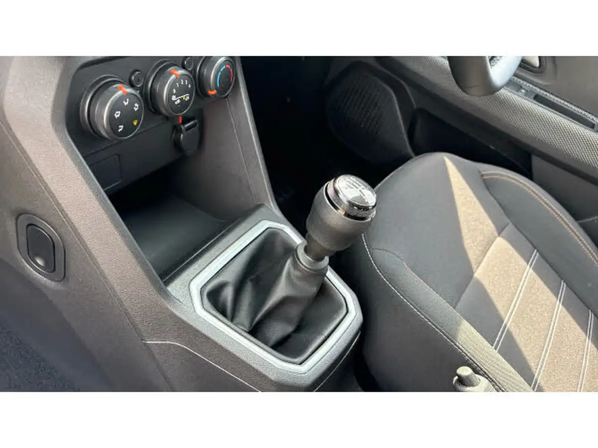 2024-dacia-sandero-stepway-10-tce-expression-90bhp-big-12