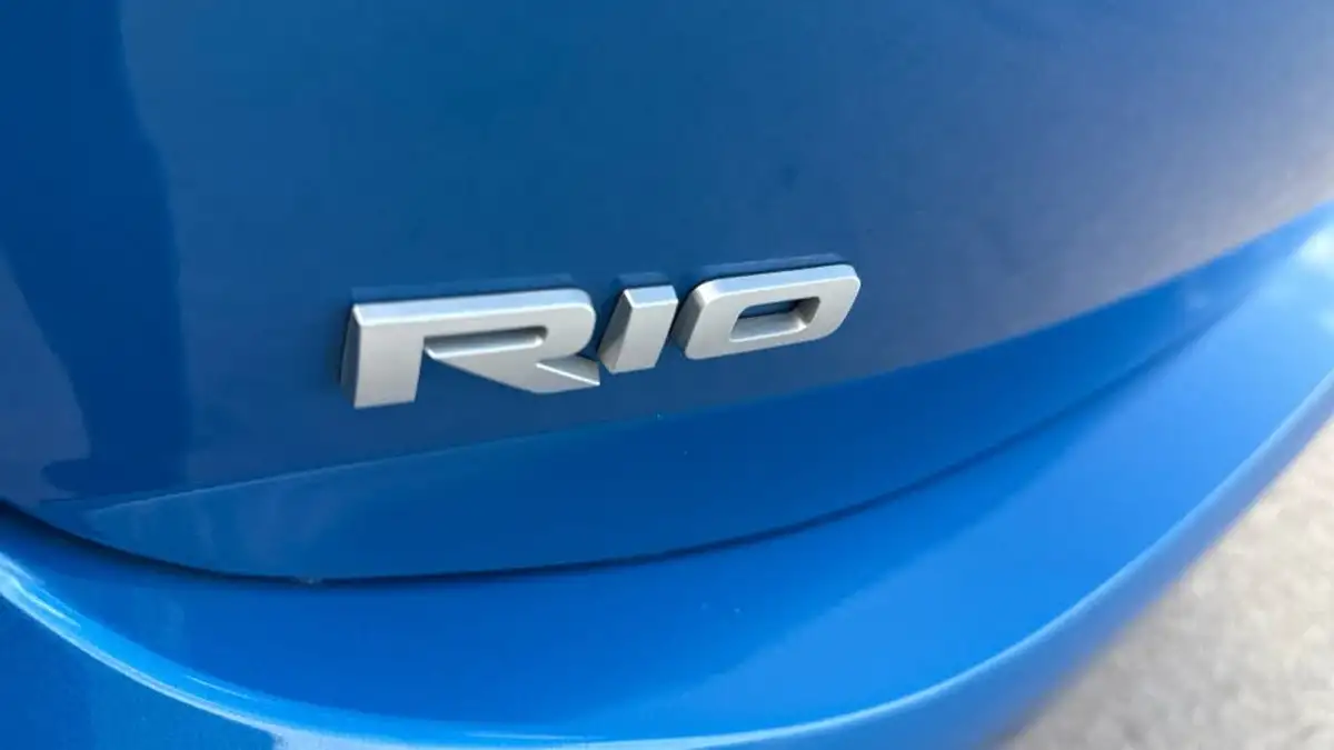 2023-kia-rio-12-dpi-2-big-25