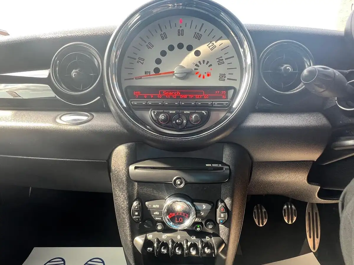 2012-mini-cooper-16-cooper-s-avenue-coupe-3d-big-17