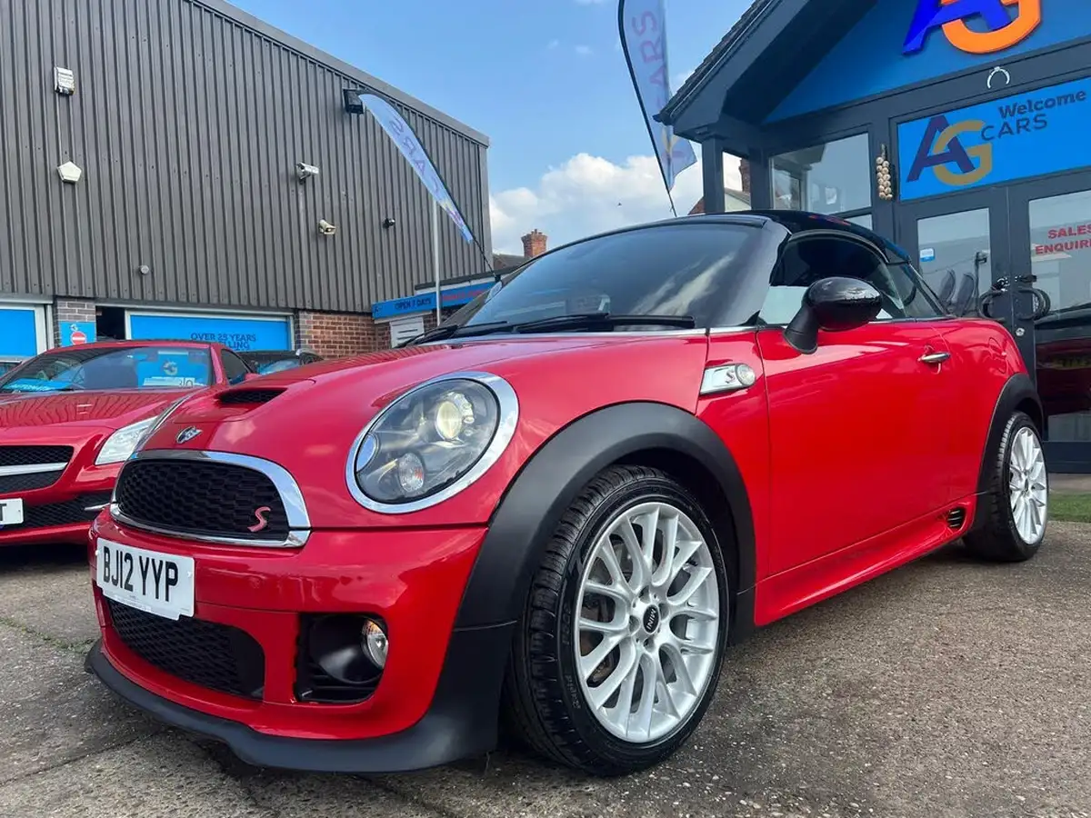 2012-mini-cooper-16-cooper-s-avenue-coupe-3d-big-41
