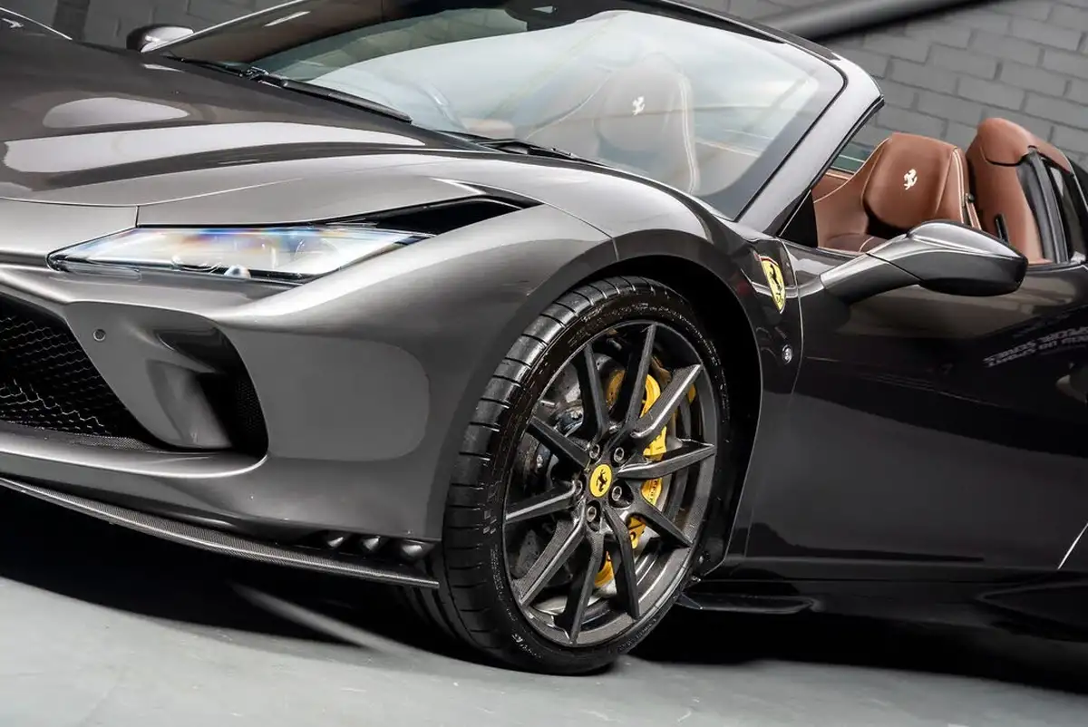 2021-ferrari-f8-spider-big-16