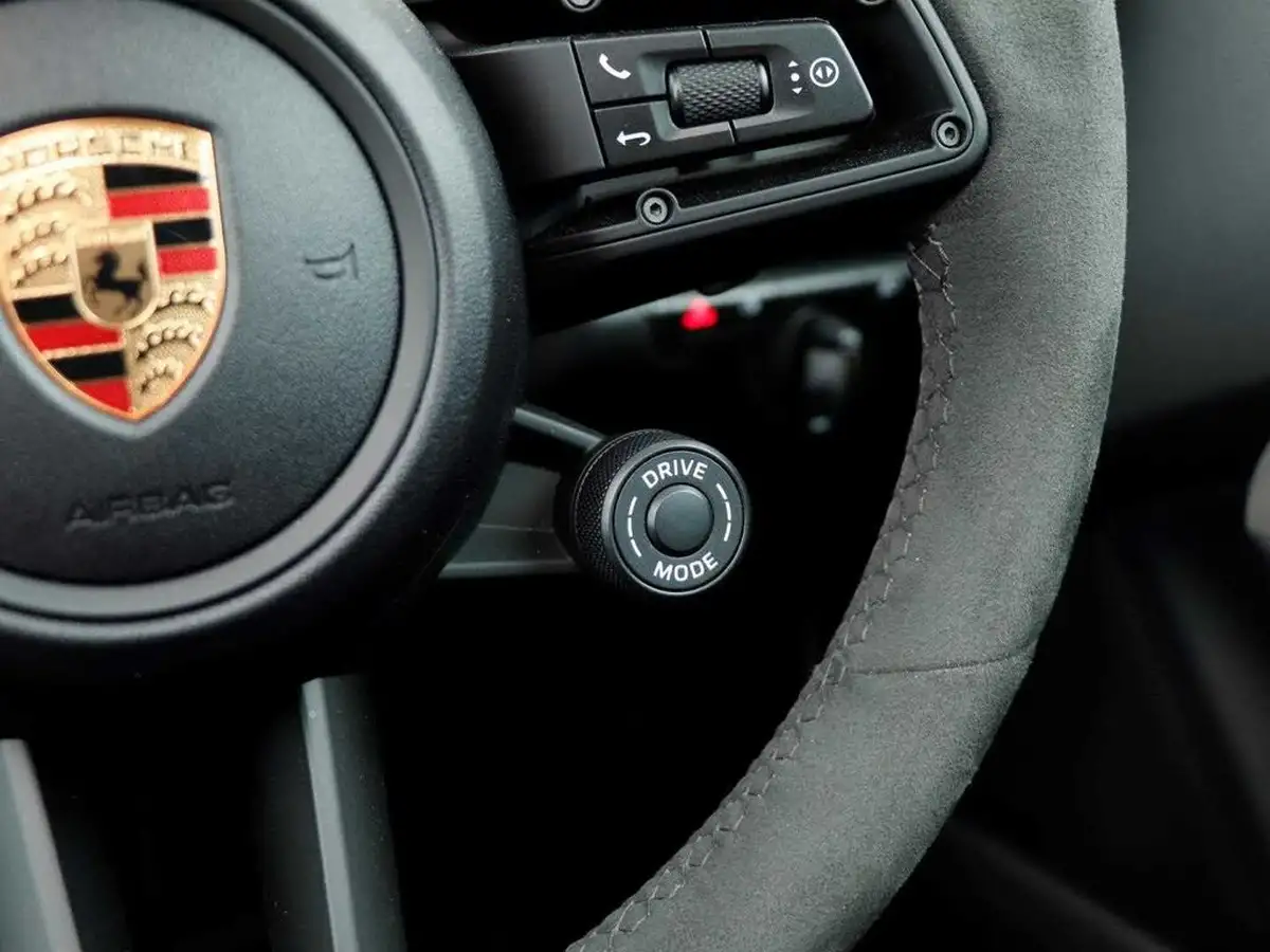 2024-porsche-911-30-carrera-4-gts-480ps-coupe-2981cc-pdk-big-21