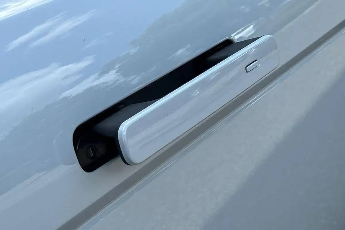 2024-land-rover-range-rover-evoque-15-p270e-dynamic-se-big-18