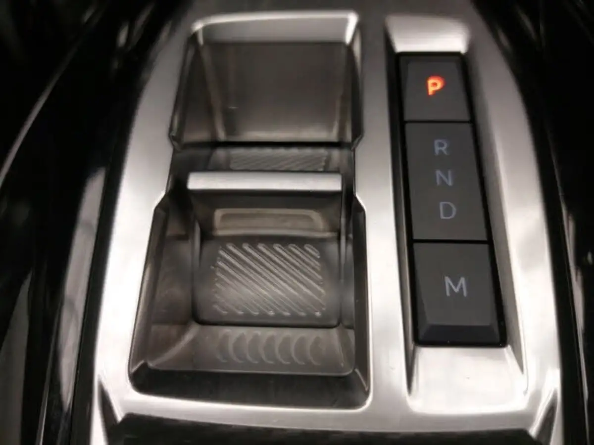 2024-peugeot-2008-suv-12-puretech-gt-130ps-eat8-big-17