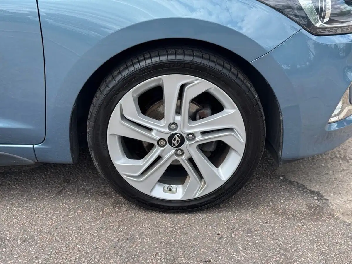 2016-hyundai-i20-12-sport-big-12