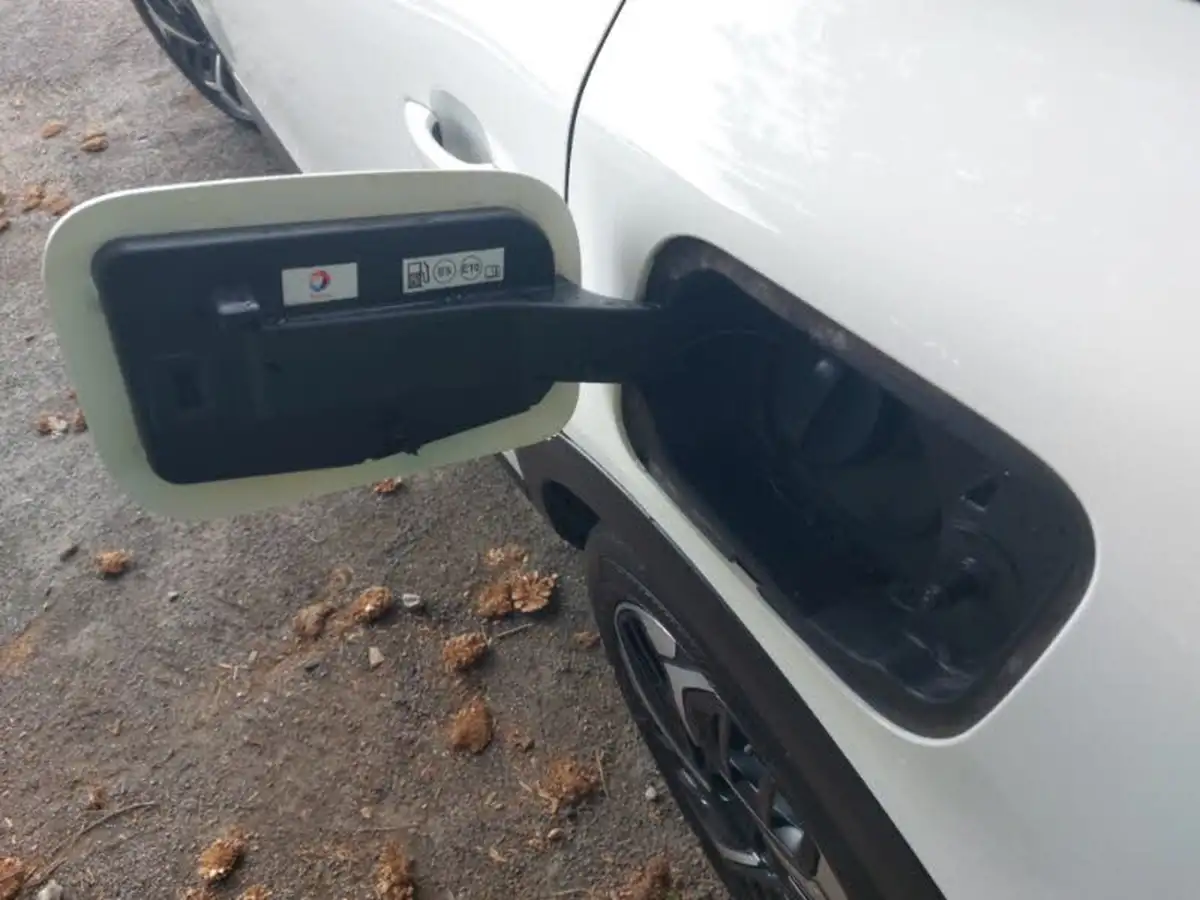 2022-citroen-c4-12-puretech-shine-130ps-big-12