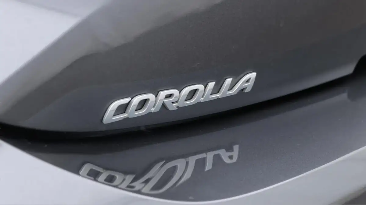 2023-toyota-corolla-18-vvt-i-icon-138bhp-hatchback-5d-big-20