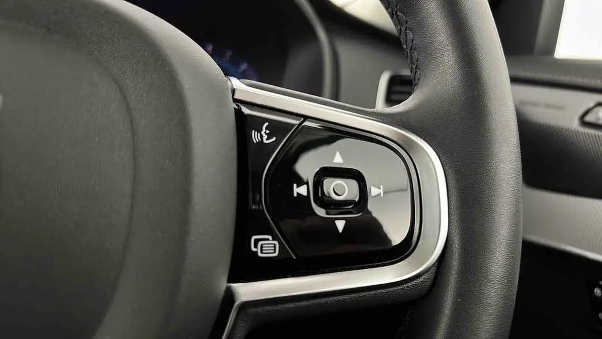 2023-volvo-xc90-20-b5-plus-big-16