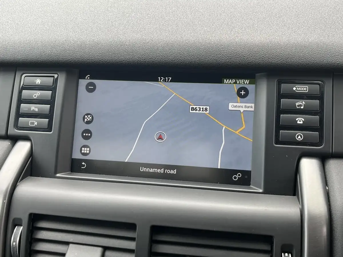 2019-land-rover-discovery-sport-20td4-landmark-big-21