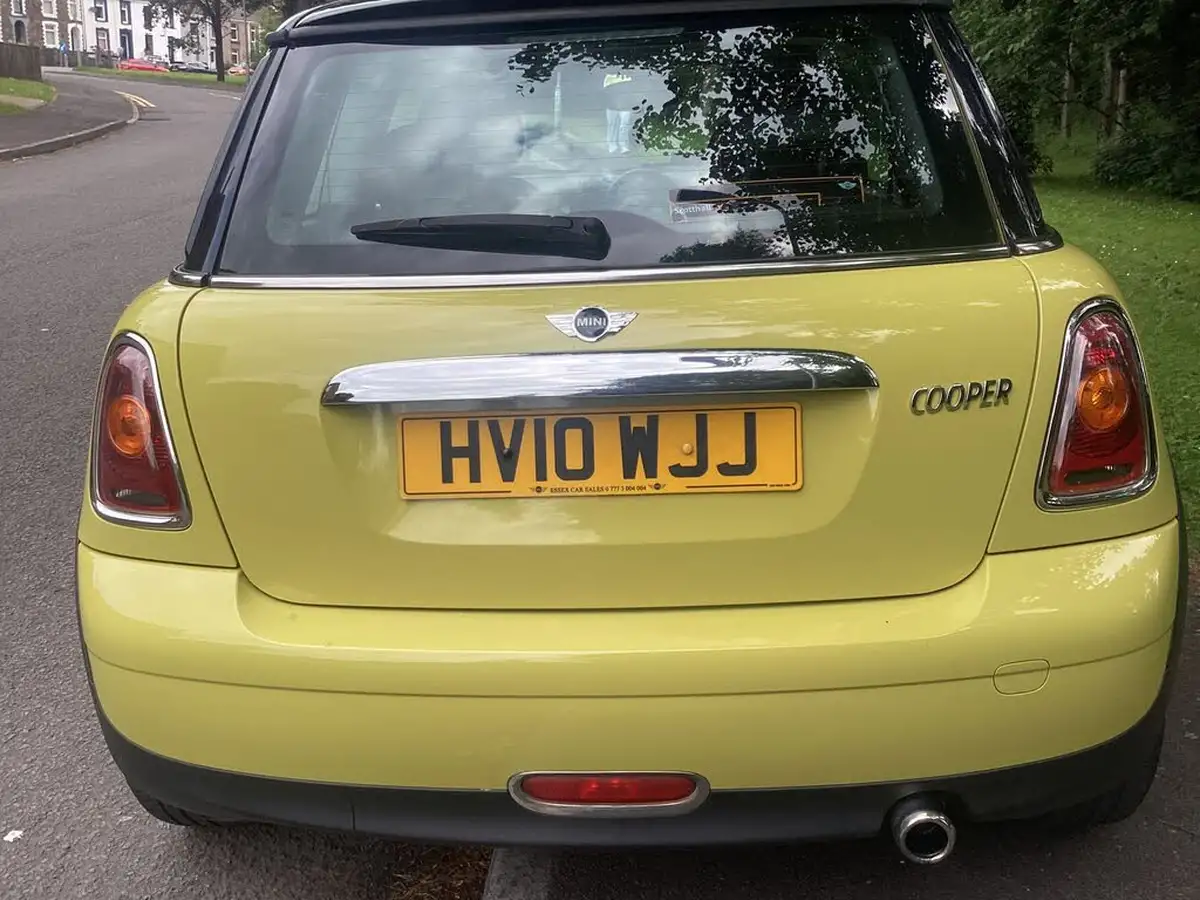2010-mini-cooper-16-cooper-122bhp-hatchback-3d-big-6
