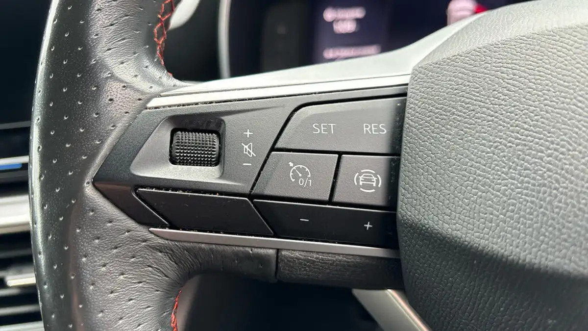 2021-seat-leon-14-e-hybrid-fr-estate-big-22
