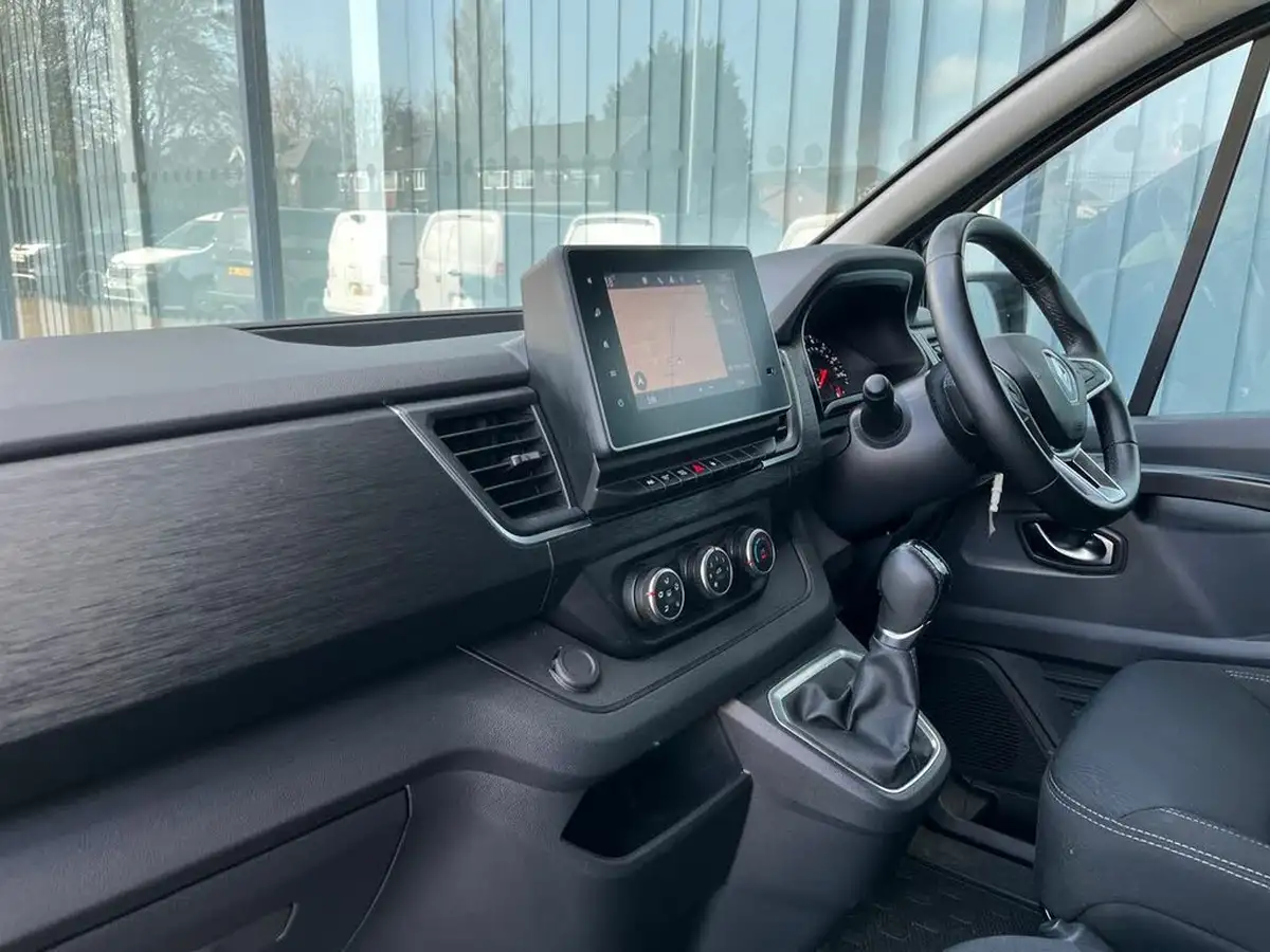 2022-renault-trafic-20dci-ll30-170-sport-panel-edc-auto-big-6