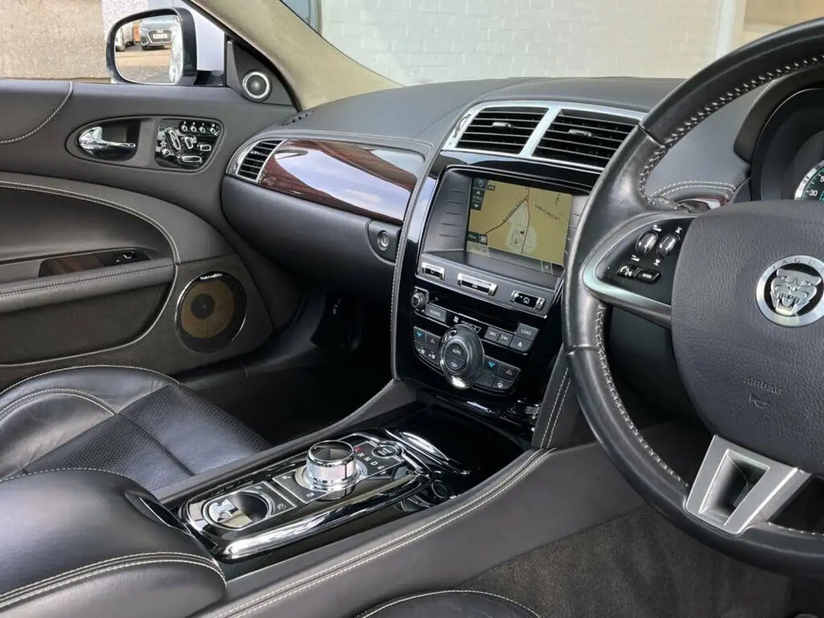 2013-jaguar-xk-50-portfolio-coupe-big-24