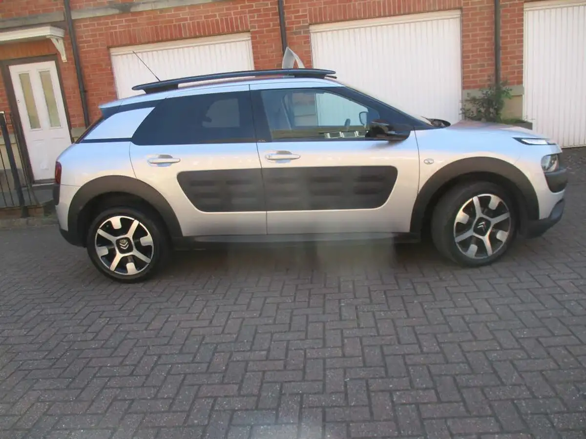 2017-citroen-c4-cactus-12-puretech-flair-110ps-ss-big-6