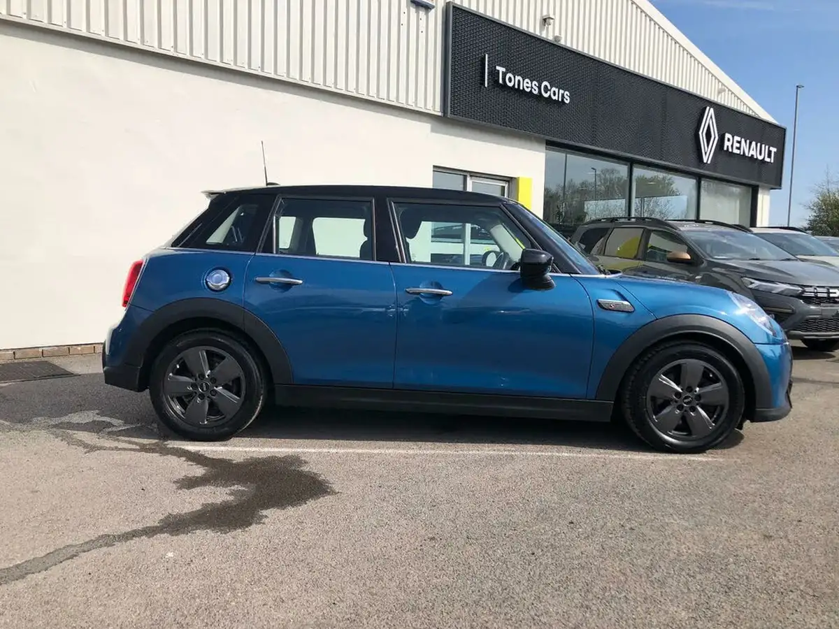 2022-mini-cooper-20-cooper-s-classic-hatchback-5d-big-9