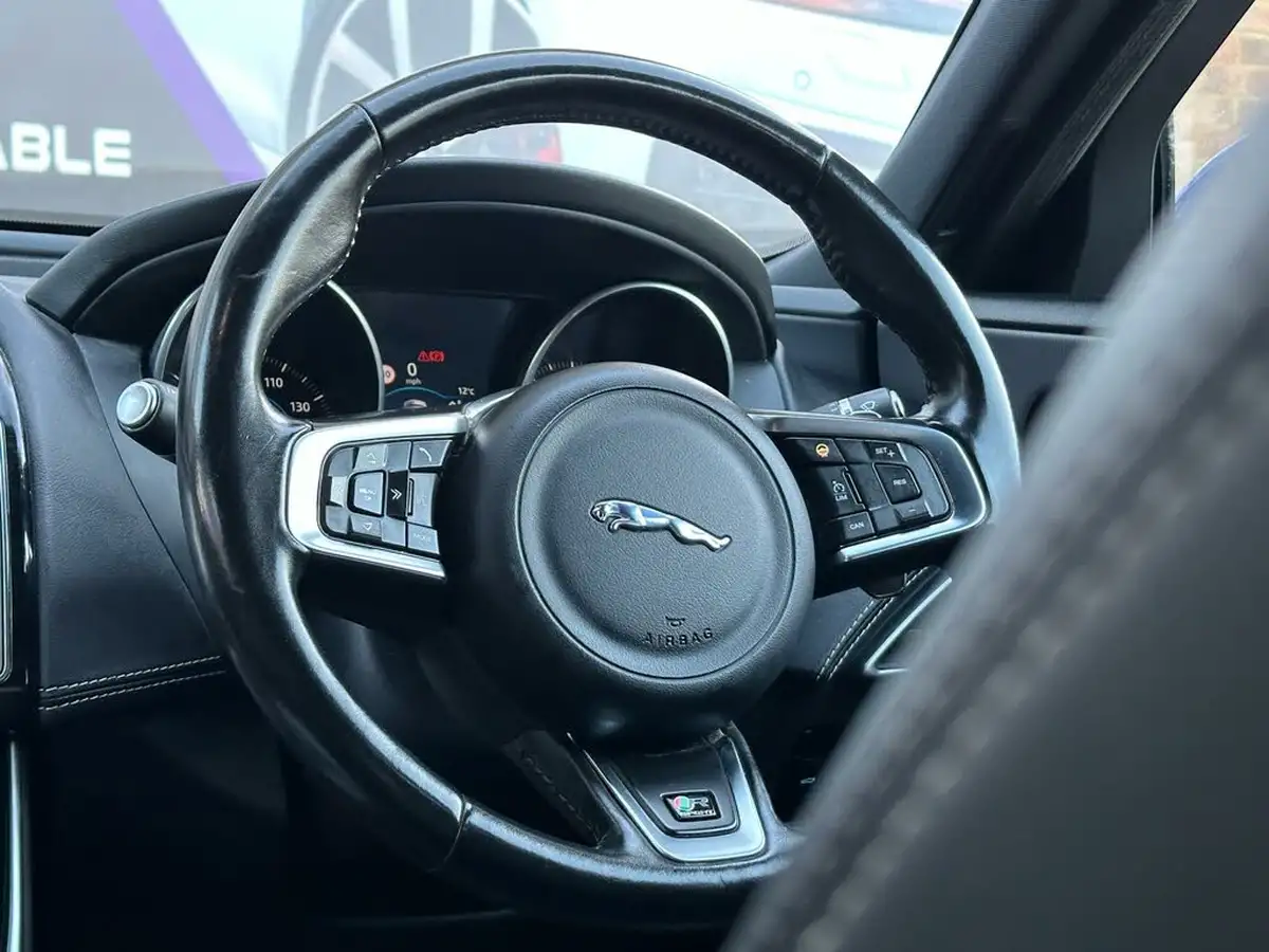 2018-jaguar-xe-20i-r-sport-249ps-1998cc-big-43