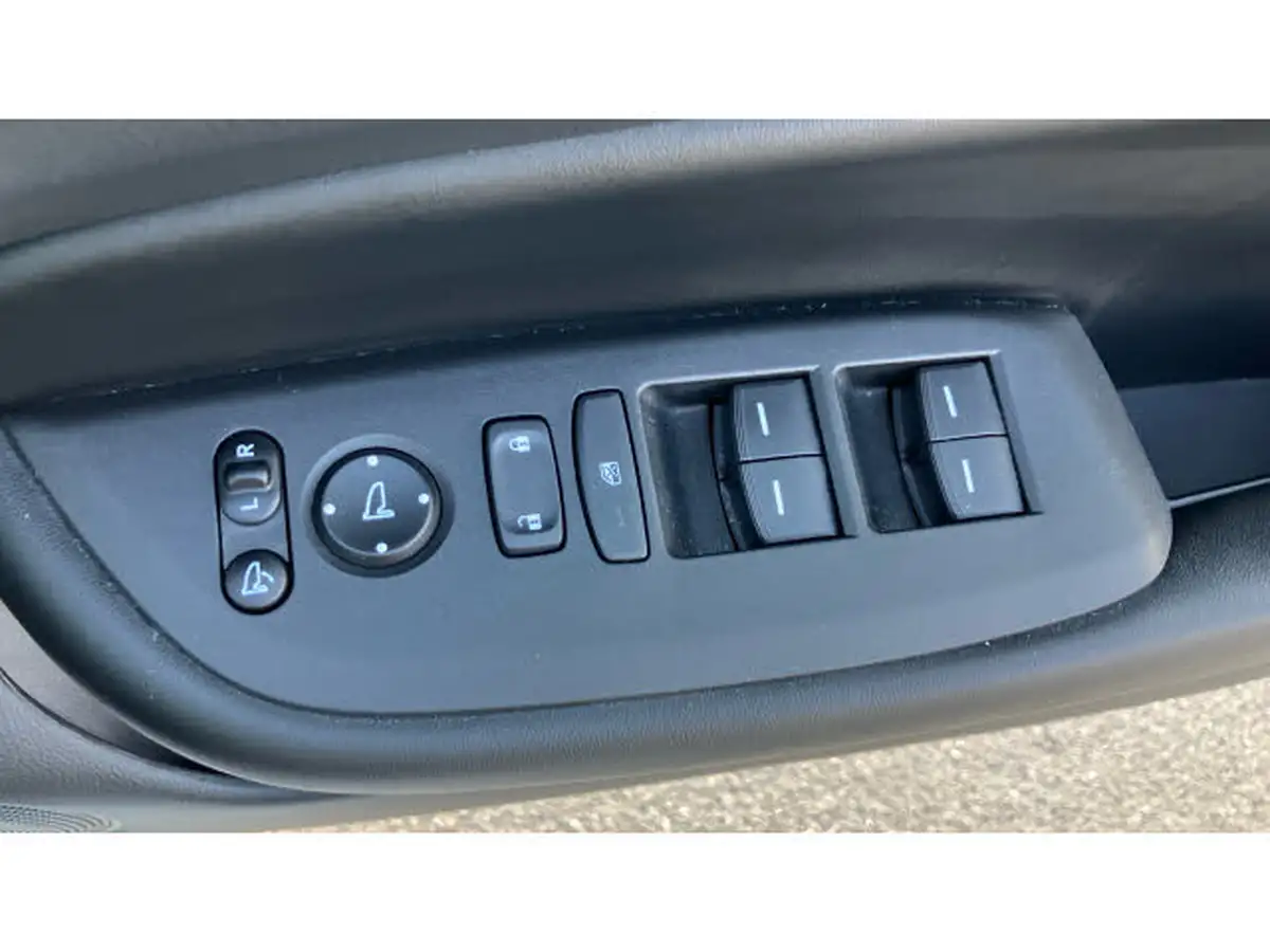 2021-honda-jazz-15-i-mmd-ex-107ps-big-17