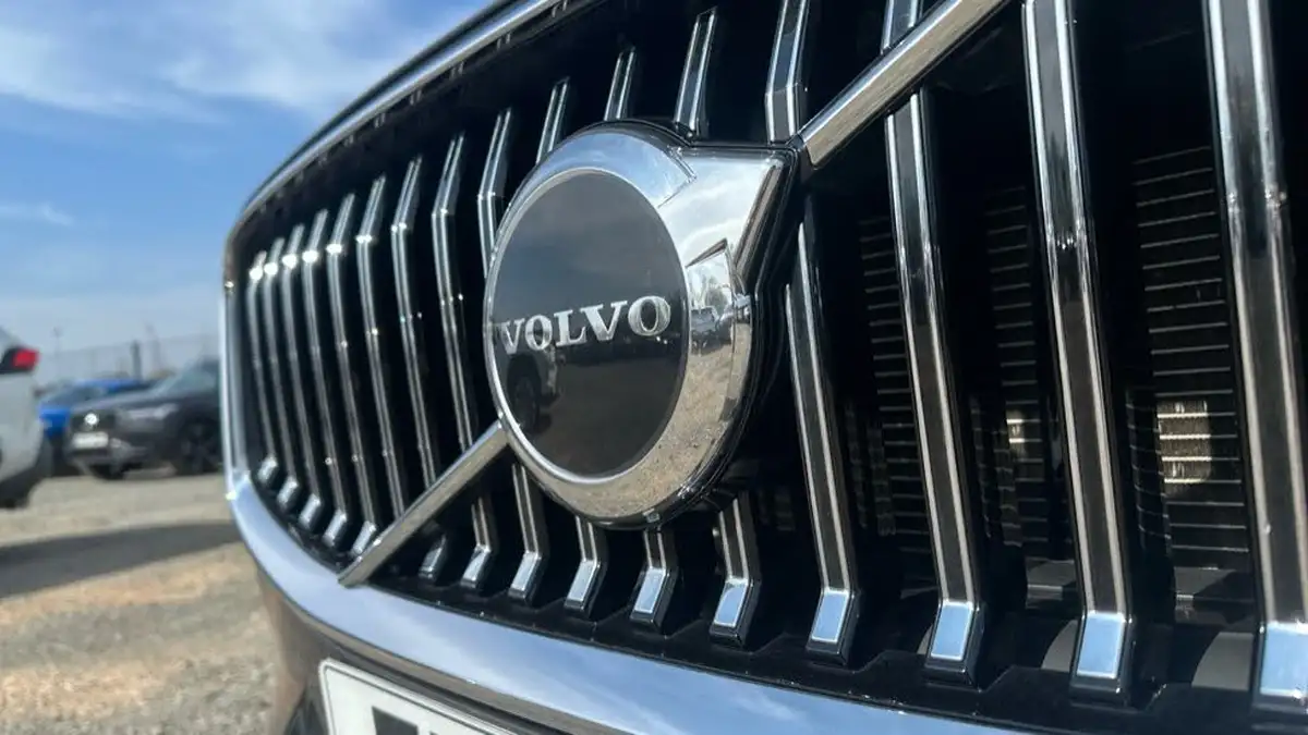 2021-volvo-xc60-20-b5-inscription-big-22
