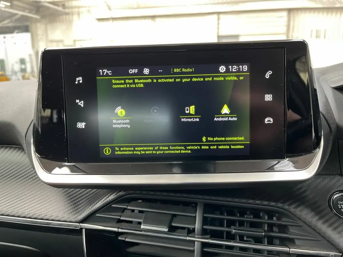 2021-peugeot-2008-suv-12-puretech-allure-premium-130bhp-eat8-big-18