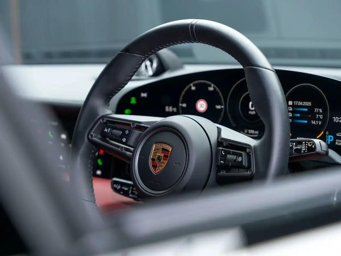 2023-porsche-taycan-e-turbo-s-cross-turismo-big-44