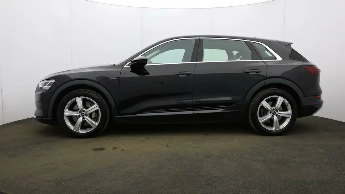 2021-audi-e-tron-50e-technik-station-wagon-big-3